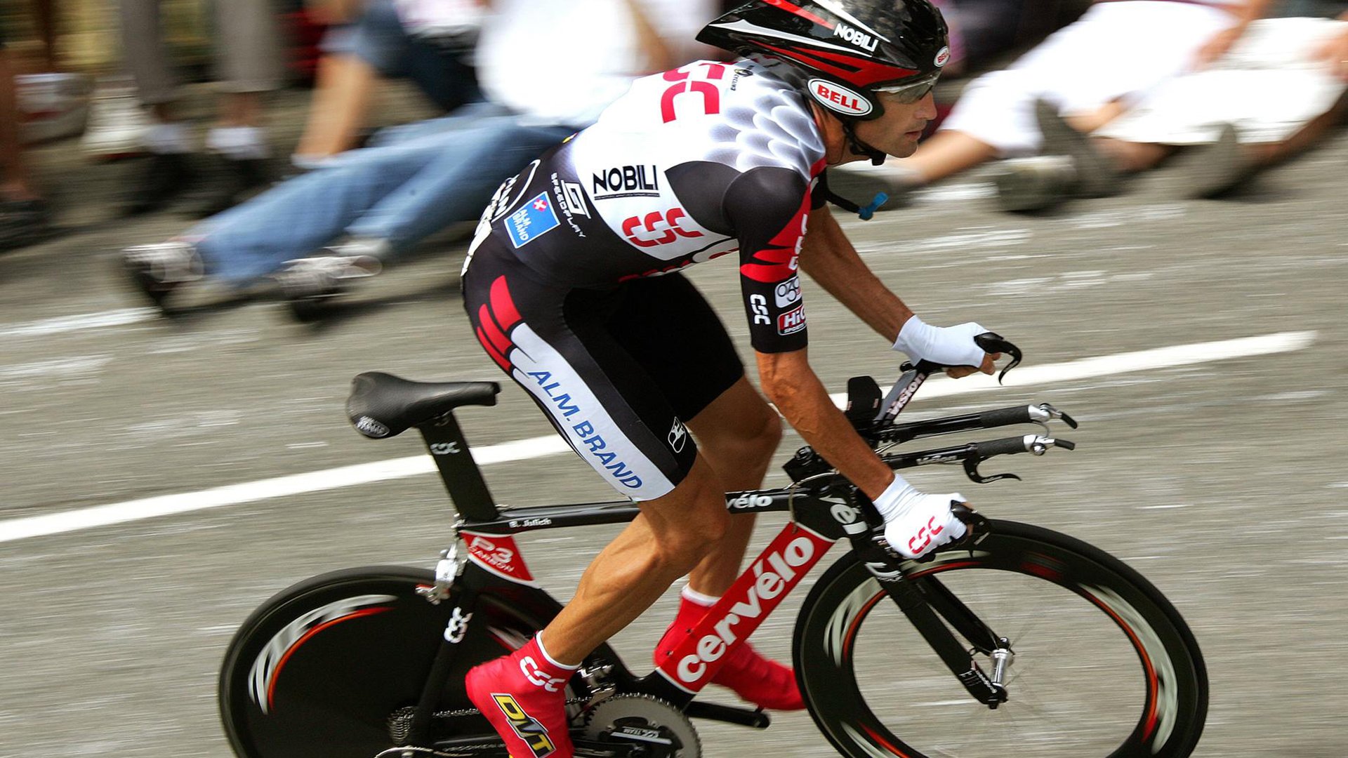 九游登录中心-意甲球员在高压比赛中的情绪波动与表现关系研究